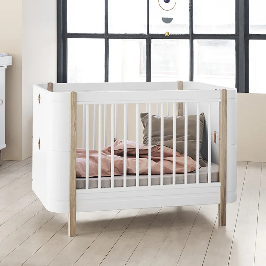 Oliver Furniture Baby- und Kinderbett Wood Mini+ Weiu00df/Eiche inkl. Umbauset Juniorbett